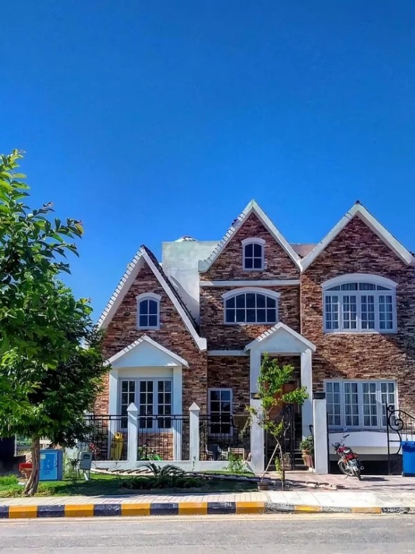 Beautifully designed houses for sale in Gulberg Greens Islamabad with modern architecture and top facilities